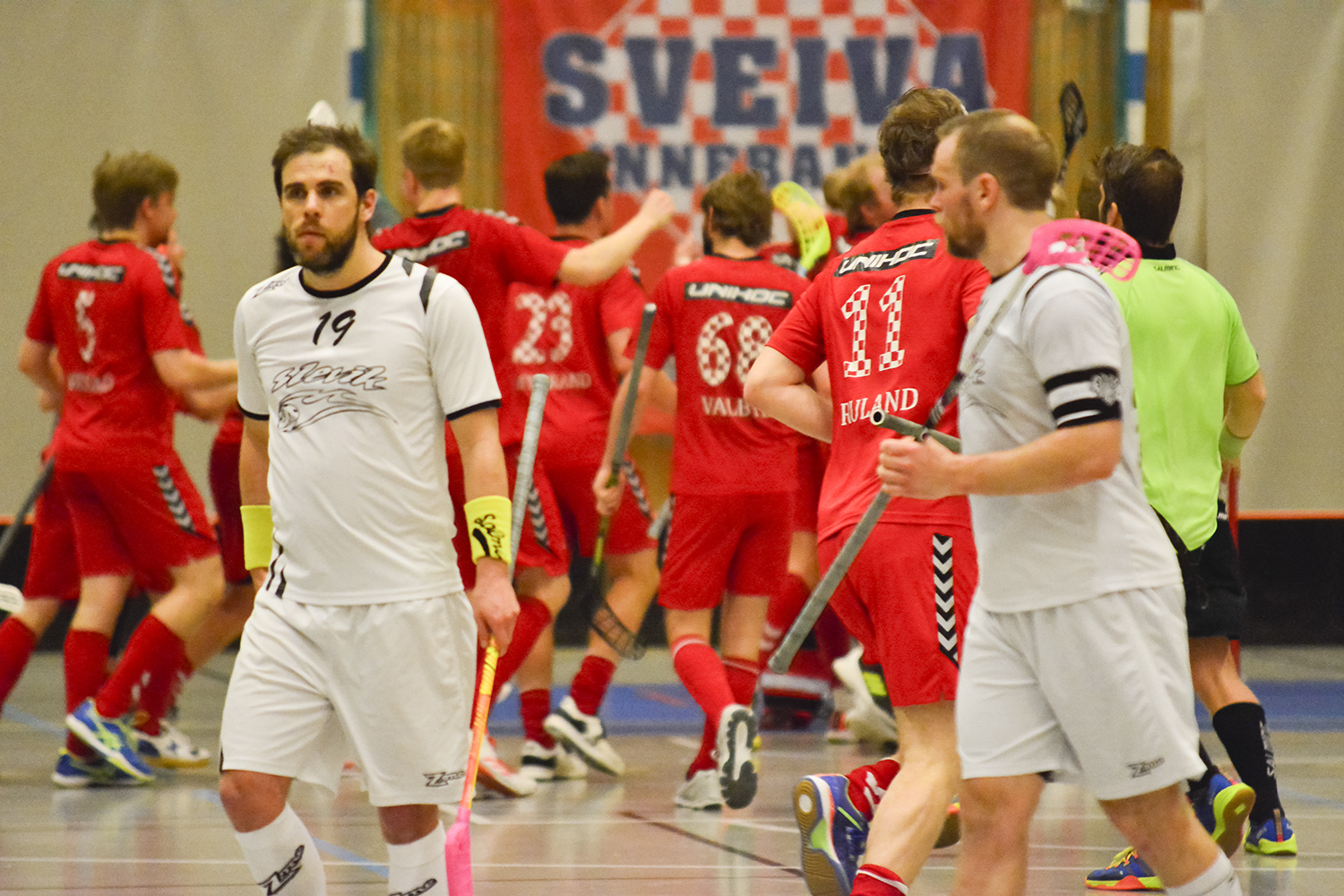 Sveiva-herrene imponerte på nytt da Slevik ble beseiret med 3-2 i den andre semifinalen.